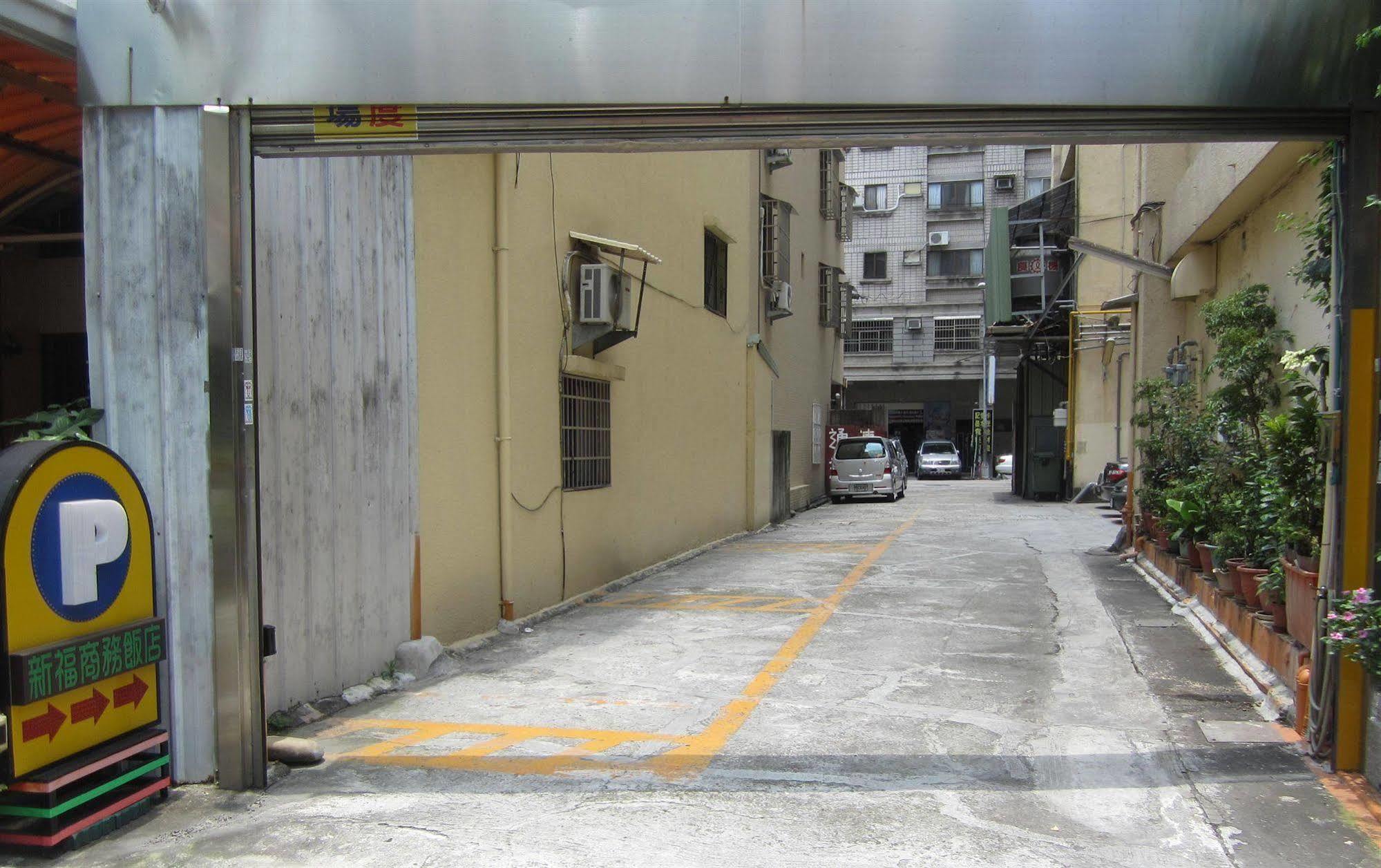 シン フー ビジネス ホテル 台中市 エクステリア 写真